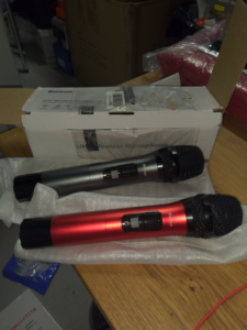 Bietrun Rechargeable Wireless Microphone