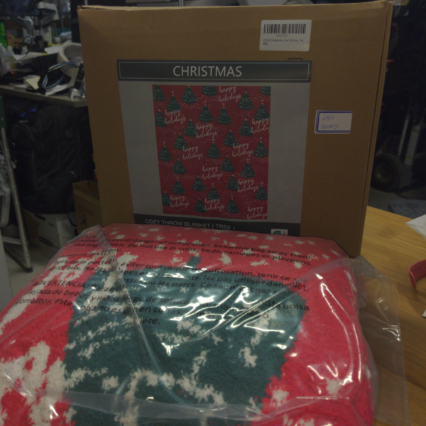 cozy throw blanket (tree)