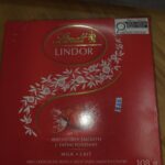 BRAND NEW & SEALED: Lindt Lindor Chocolate Box (108g)